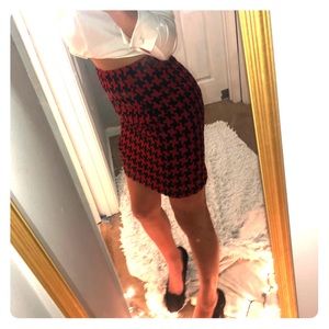 Trendy!!! Black & Red Skirt🔥🔥🔥